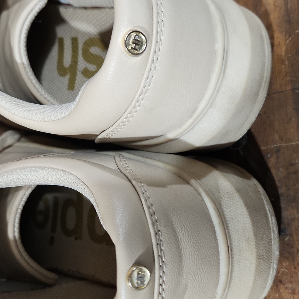 Cream Sneakers - Picture 4 of 4